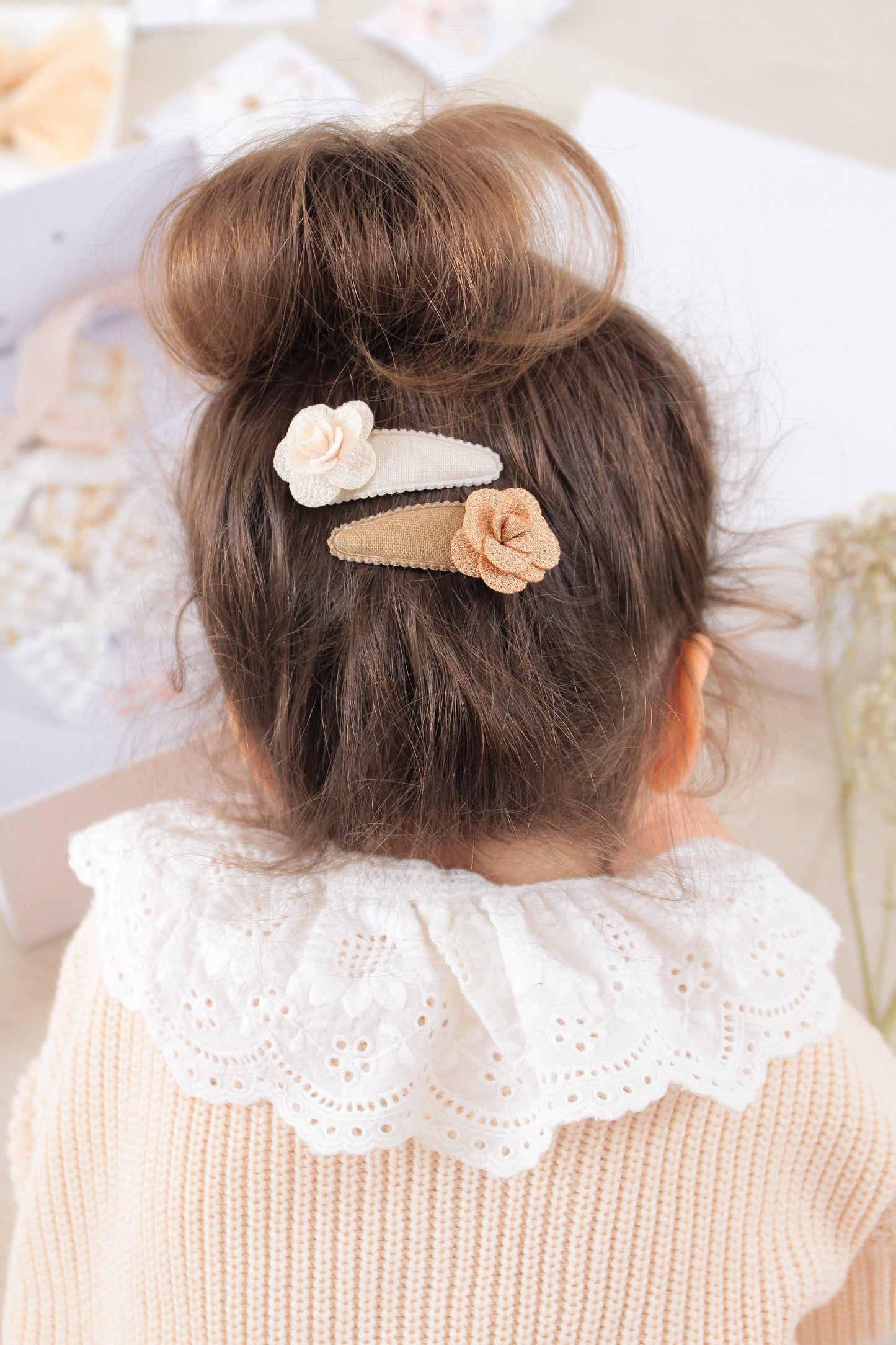 CLIP | DAISY IVORY/ DARK BEIGE |