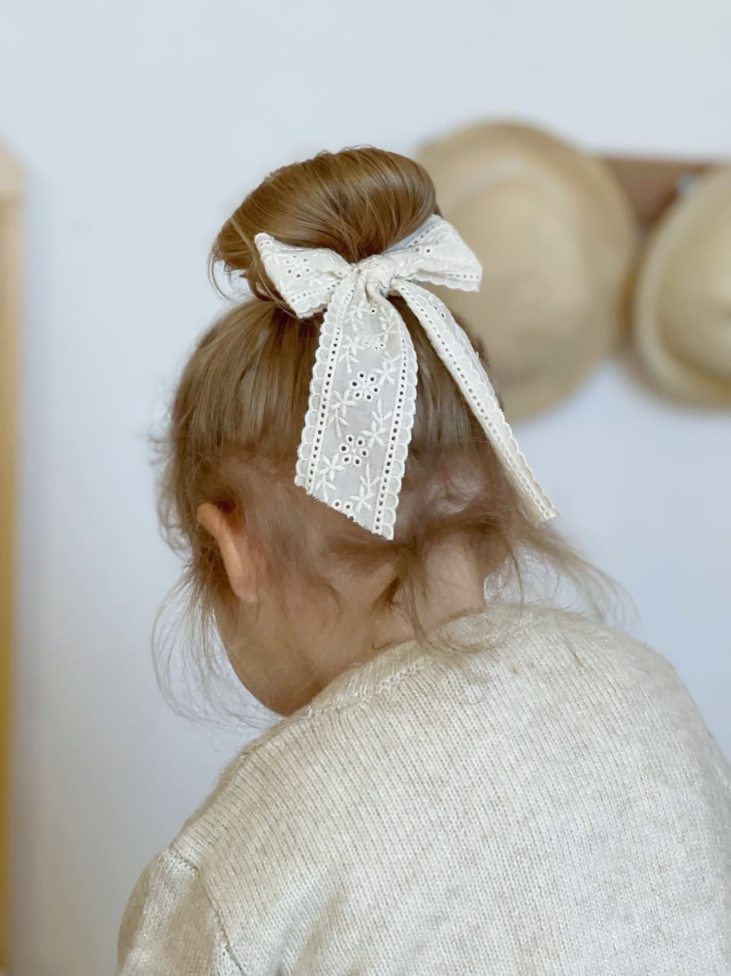 Lace fable bow