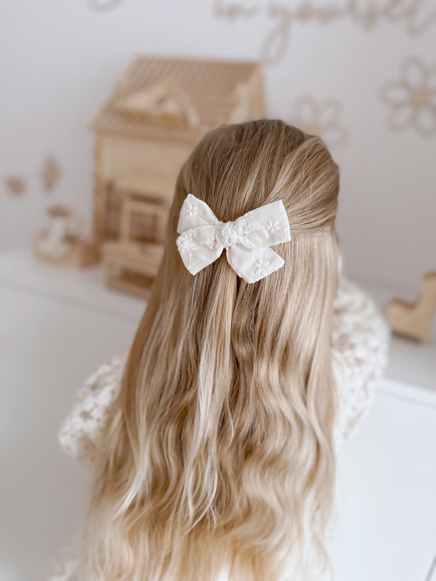 PINWHEEL PIGTAILS | EMBROIDERED LACE - BEIGE |