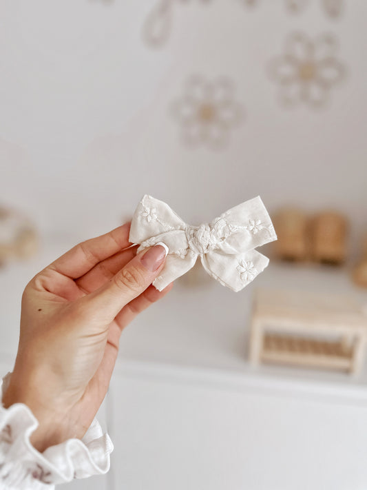 PINWHEEL PIGTAILS | EMBROIDERED LACE - BEIGE |