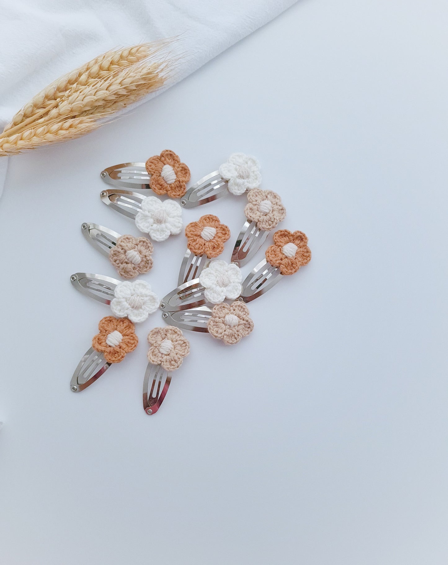 Daisy flower clips