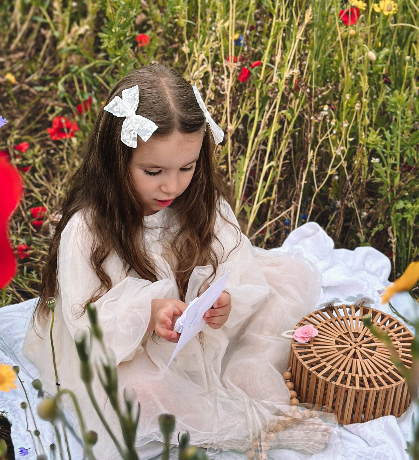 Schoolgirl Bow| White Daisy Lace |