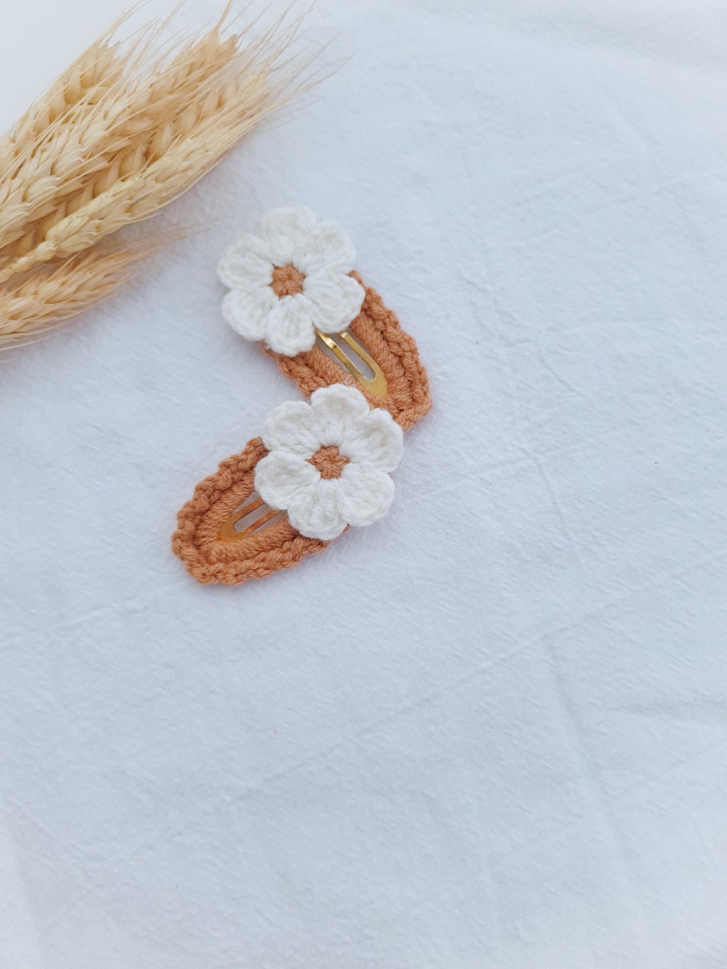 Crochet Daisy flower clips